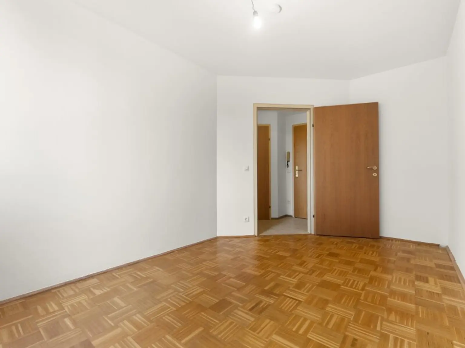 Schöne 2 Zi Wohnung mit Loggia in Waidmannsdorf - Christof-Martin-Wieland-Straße