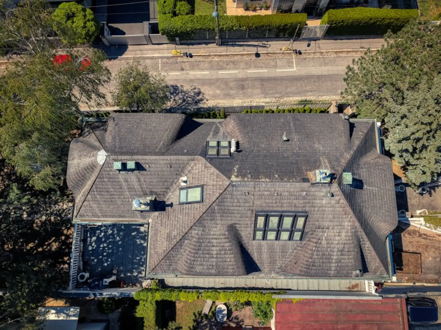++ EINE KLASSE FÜR SICH ++ Exklusive 9-Zimmer Villa mit Panoramablick über Wien