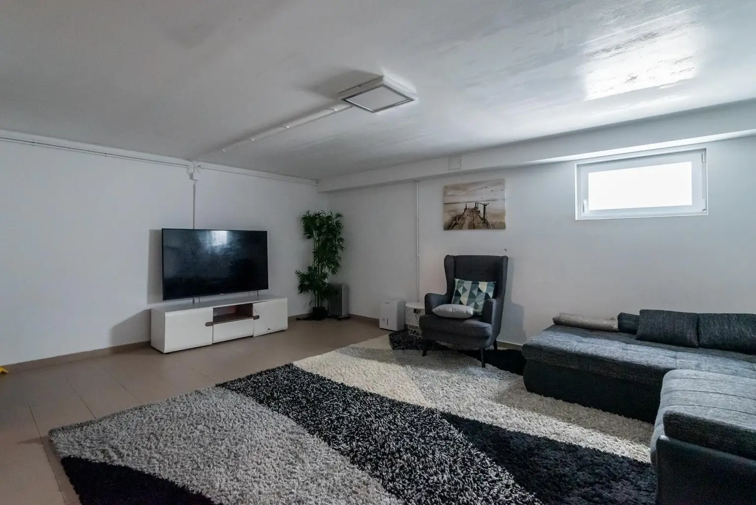 "Tolle Lage, Tolles Haus - LOBAU inkl. Autoabstellplatz"