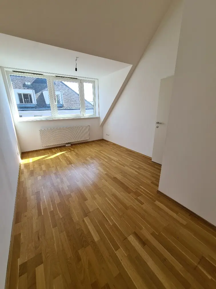 Perfekt aufgeteilte 3-Zimmer-Dachgeschosswohnung in
unmittelbarer Nähe zur Herz-Passage!