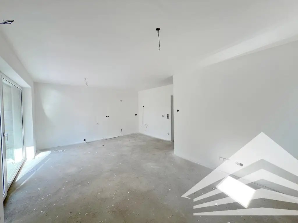 Lichtdurchflutete 3-Zimmer Wohnung mit großem Balkon in Puchenau!
