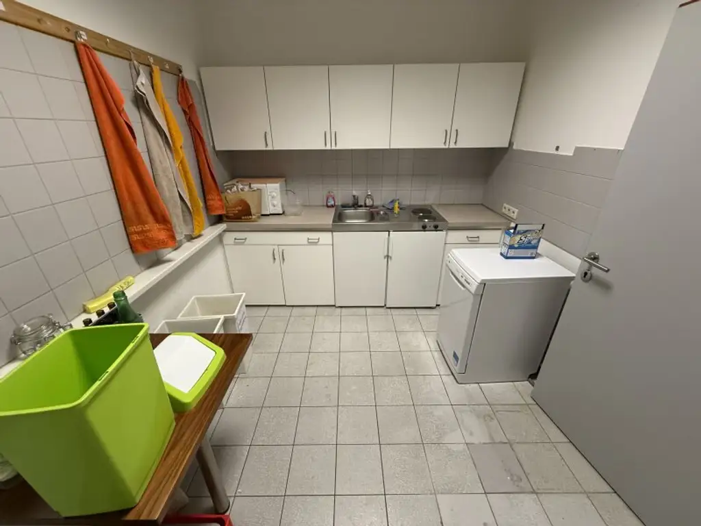 GESCHÄFTSLOKAL + FREQUENZLAGE + WESTBAHNSTRASSE!