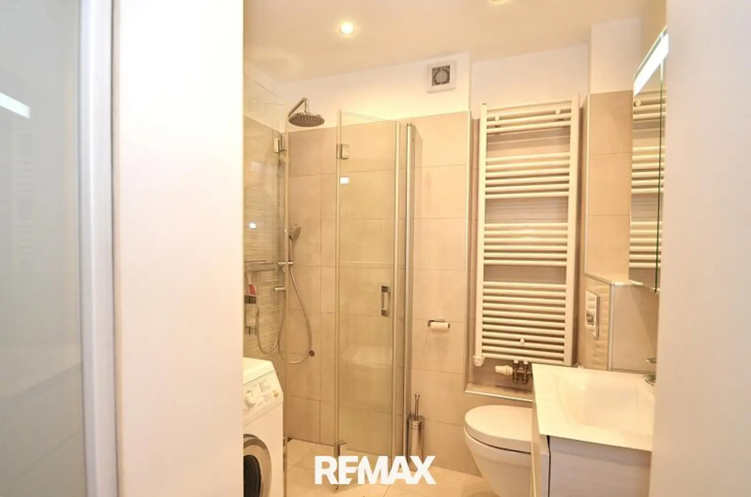 Modernes Badezimmer