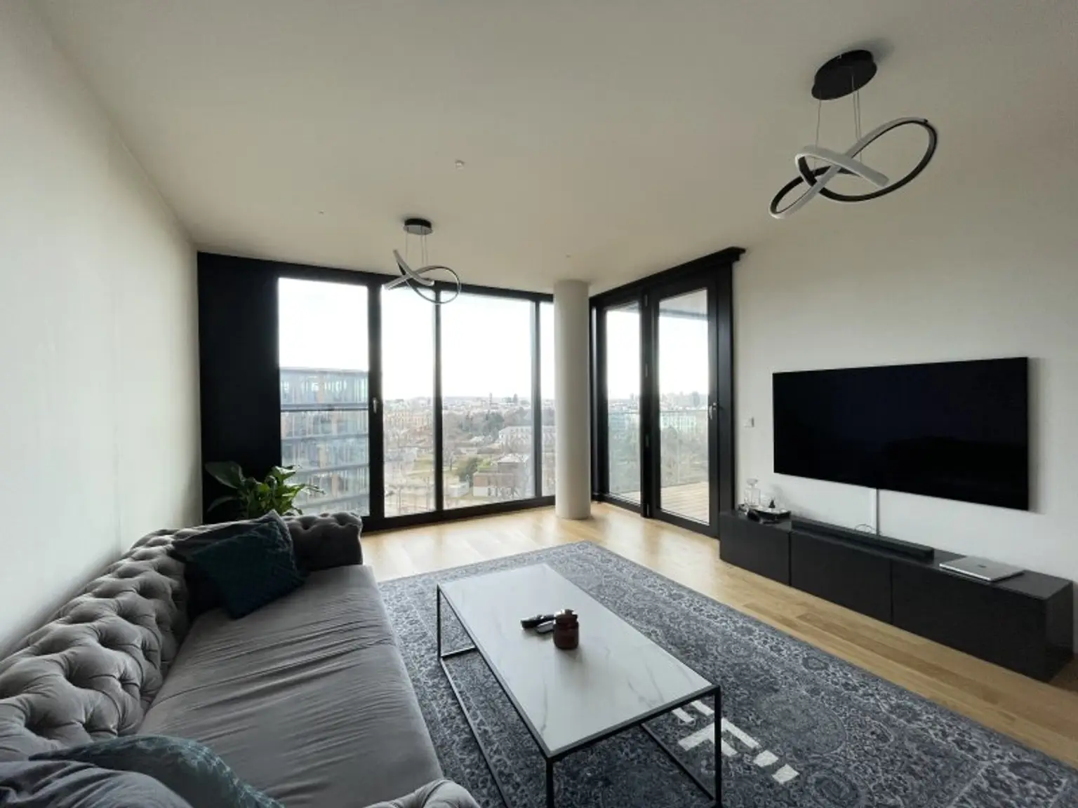 Belvedere Weitblick: unbefristete 2 Zimmer mit Freifläche und vielen Extras im Haus!
