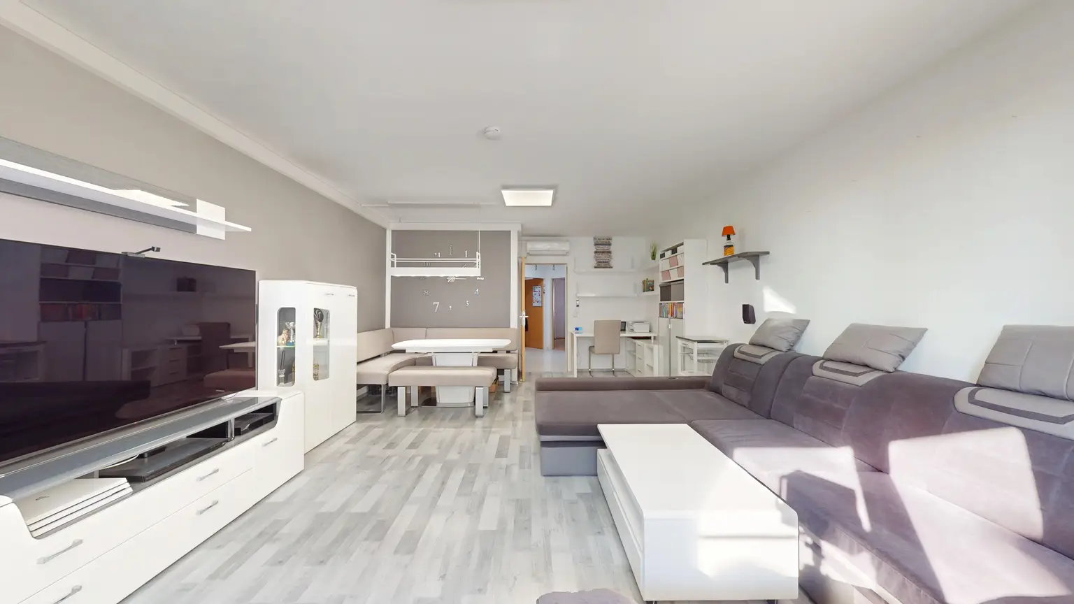 SONNIGES WOHNJUWEL: Moderne Familienwohnung mit Kahlenberg-Blick & Loggia in Stammersdorf