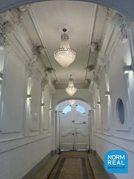 Elegante 4 Zimmer Erker Altbauwohnung
