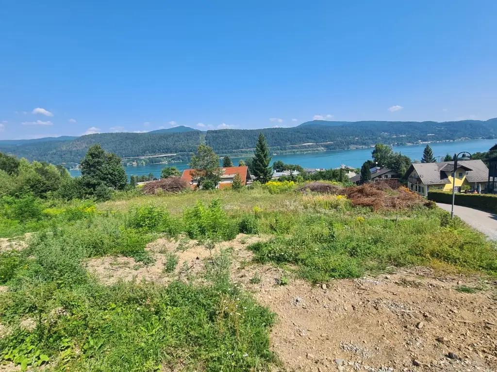 Grundstück mit unverbaubaren Blick auf den Wörthersee