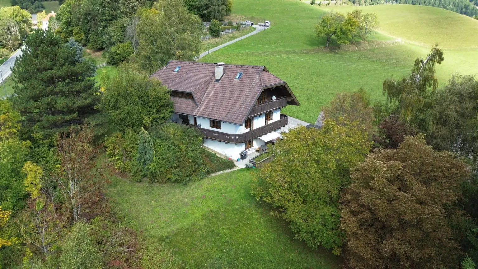 Exklusives Landhaus mit 3 Wohneinheiten, in wunderschöner Lage, Arriach