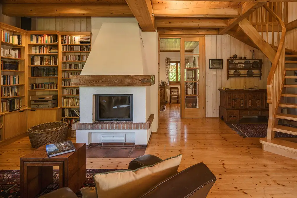 Familienanwesen - stilvoll mit großem Garten und Schwimmteich