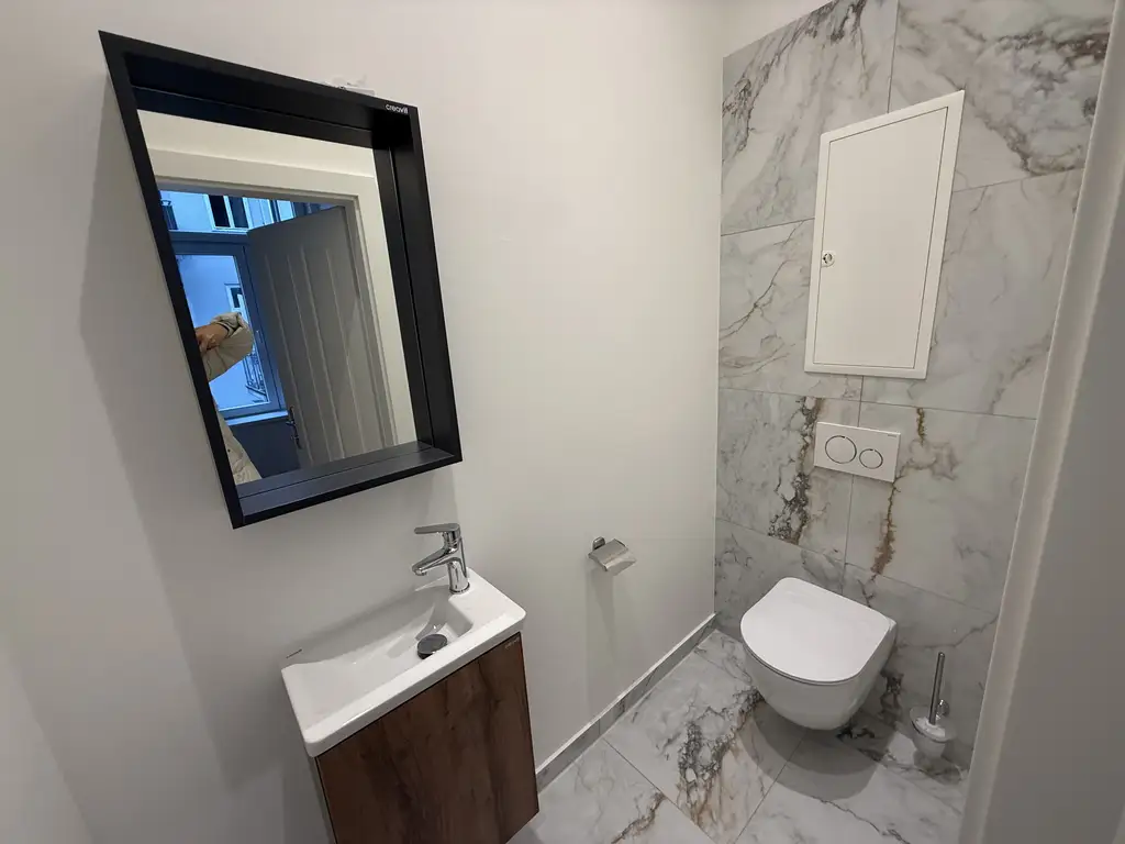 Moderne 2-Zimmer-Wohnung in 1060 Wien – vollrenoviert mit Fußbodenheizung