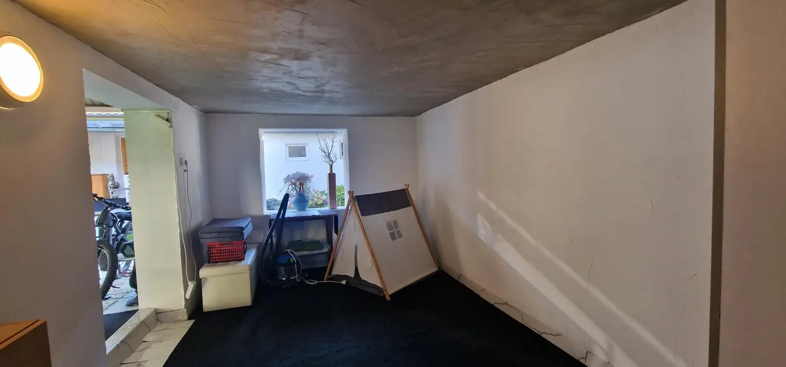 Gepflegter Vierkanthof mit Nebengebäude und eigenem Wald im idyllischen Südburgenland