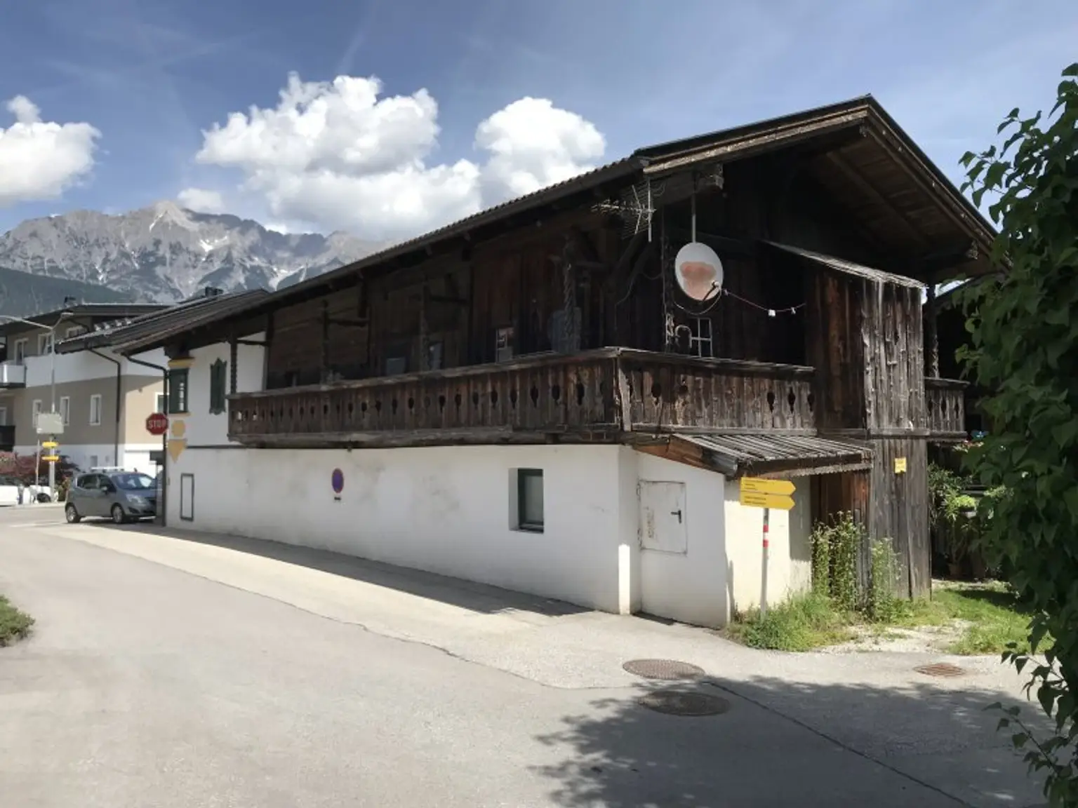 Sanierungsbedürftiges Wohnhaus in bester Wohnlage von Kolsass