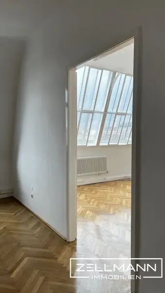 Exklusives Dachgeschossbüro nahe dem Wiener Schwarzenbergplatz – Stil trifft Lage. | ZELLMANN IMMOBILIEN
