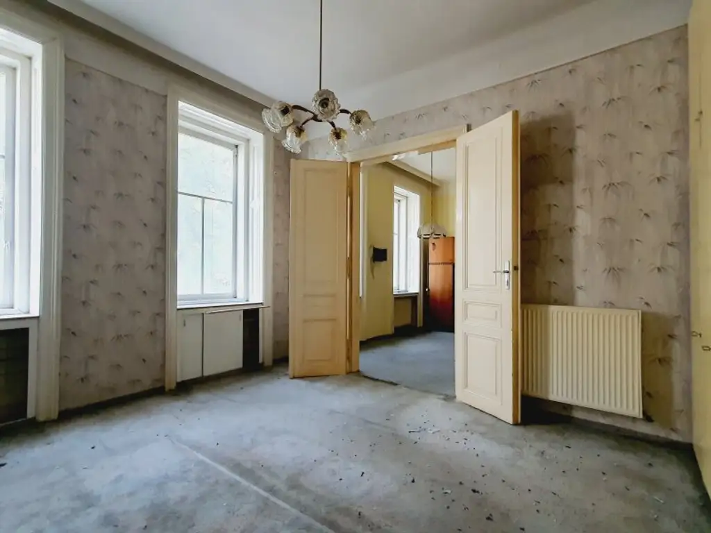 Unsanierte Wohnung in einem wunderschön sanierten Stilaltbau - Gaußplatz/Augarten