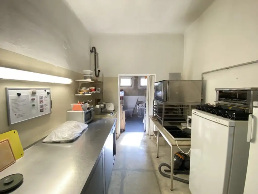 GESCHÄFTSLOKAL + Weidlinger Straße + FREQUENZLAGE - ehemals BÄCKEREI!