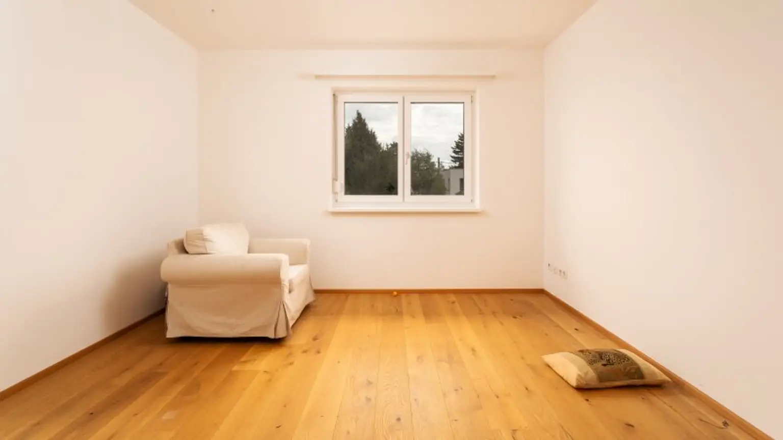 Charmantes Einfamilienhaus mit Nebengebäude und Doppelcarport – Ihr neues Zuhause wartet!