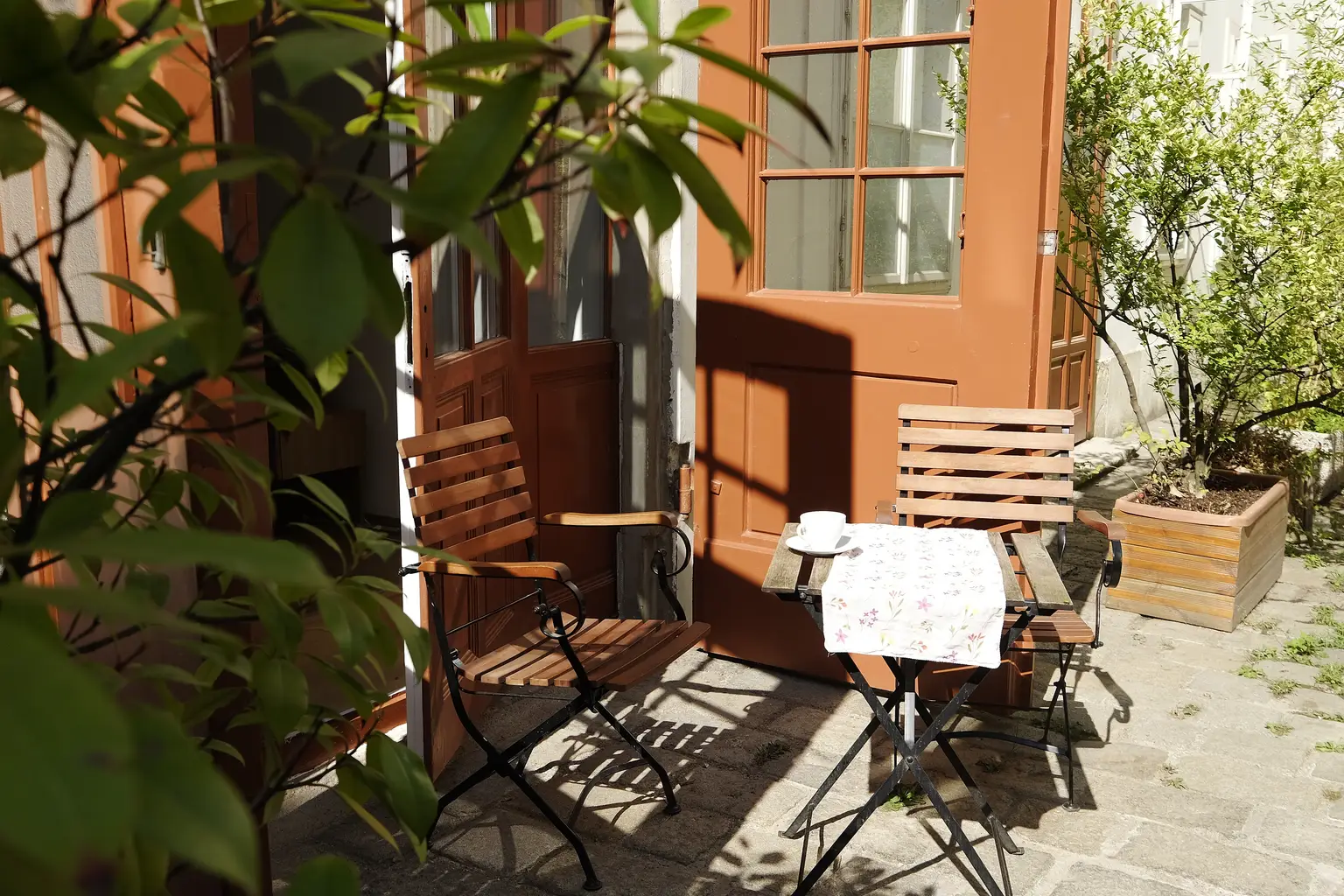 Historischer Altbau in Bestlage mit idyllischem Gemeinschaftsgarten
