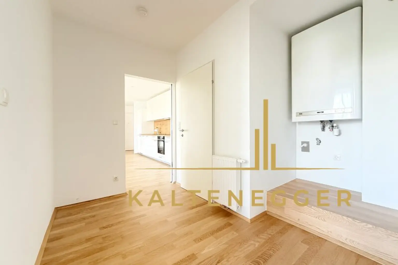 Helle 4-Zimmer-Wohnung ++ ca. 95 m² ++ modern saniert ++ 2. Stock