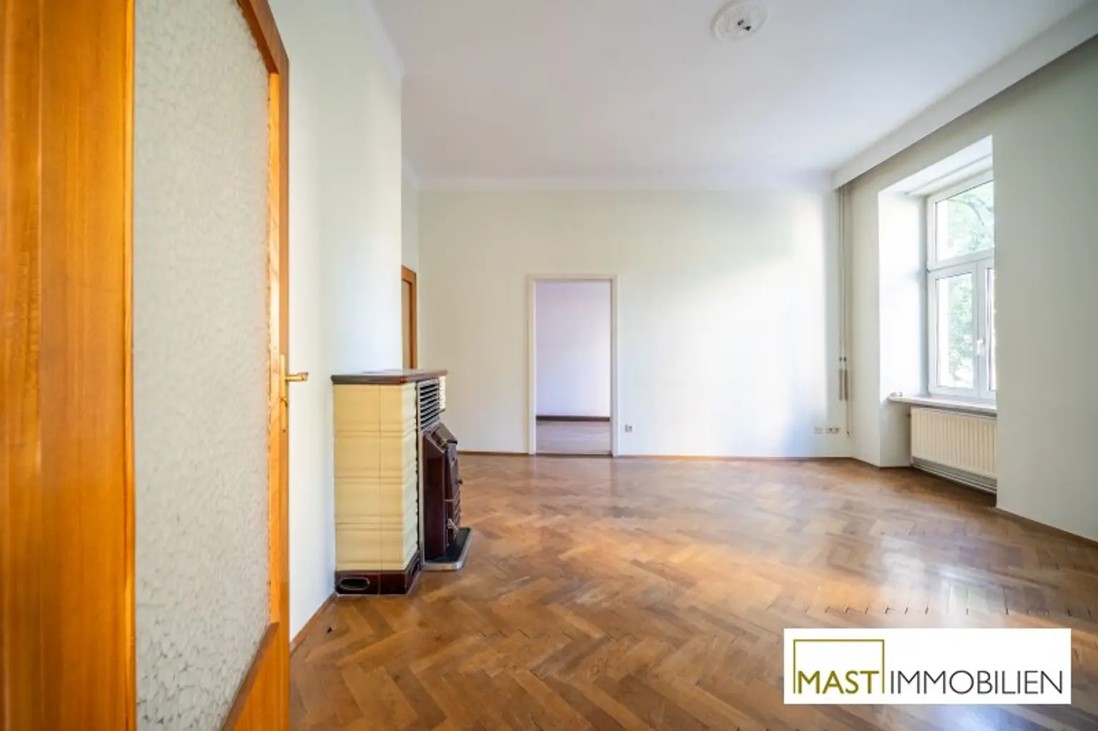 *NEU* Sanierungsbedürftige 4-Zimmer Wohnung mit Kirchenblick