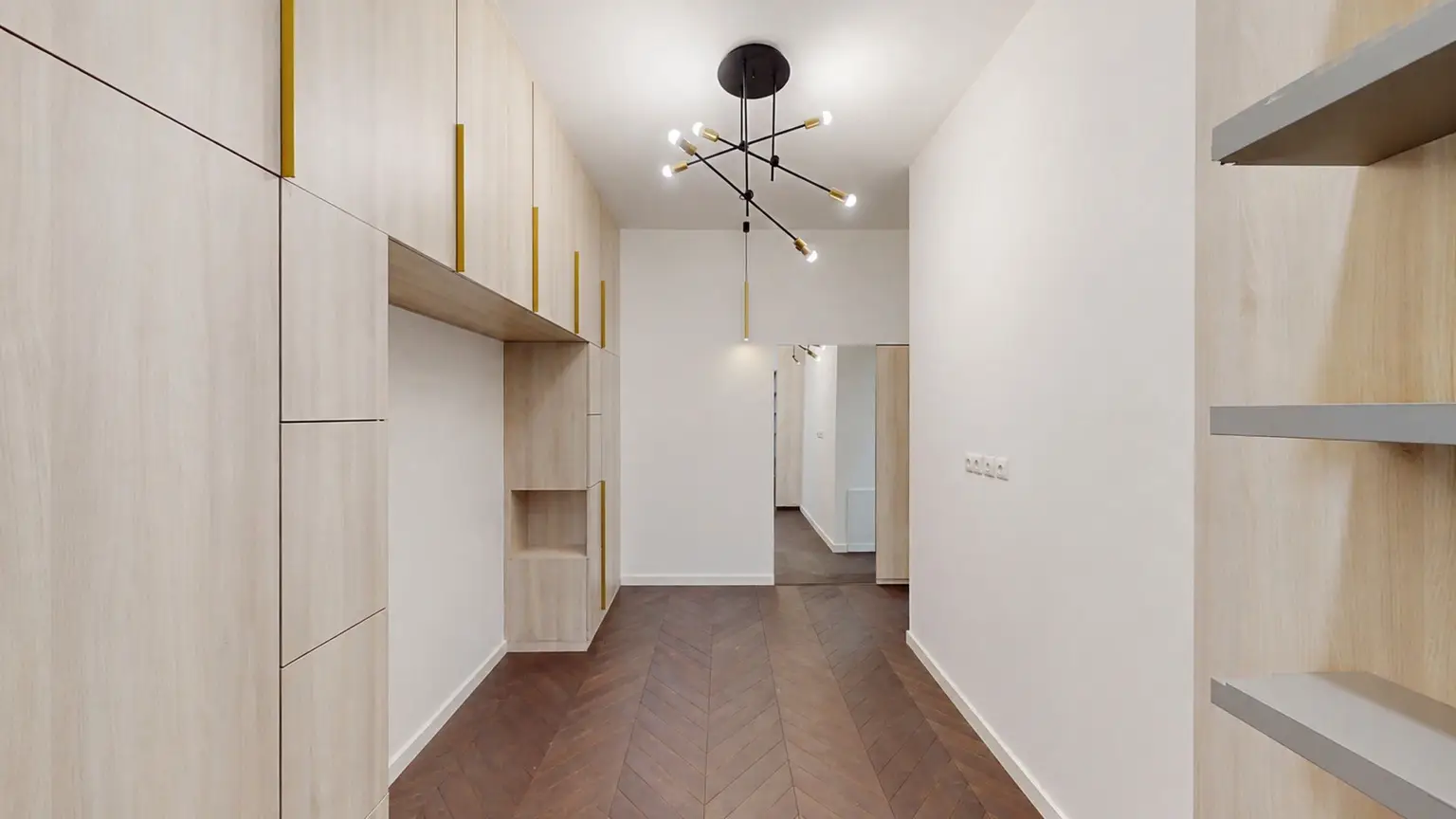 Exklusiver Altbau am Alsergrund: 3-Zimmer-Wohnung mit Terrasse und Designermöbel/-Küche