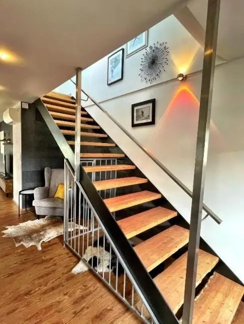 Neuwertiges wunderschönes Haus mit 3 Wohnungen