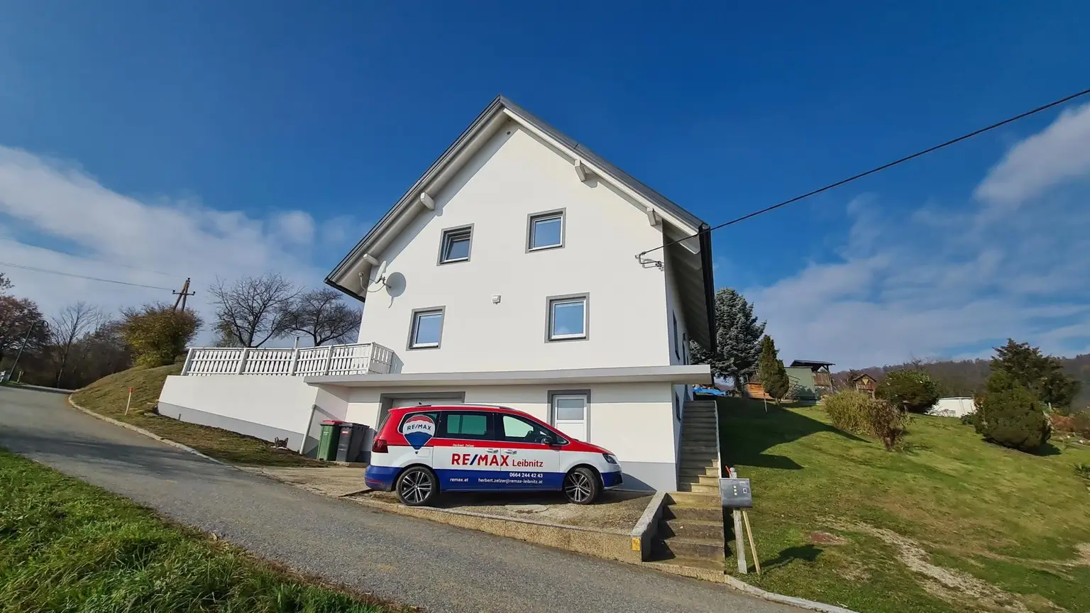 Herrliche Aussichtslage - viel Grund!