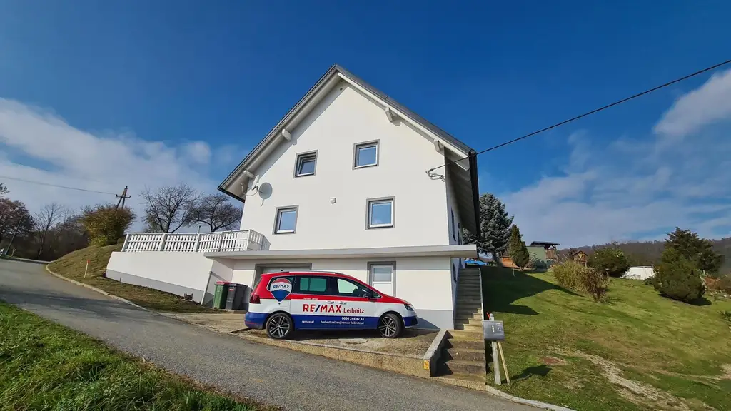 Herrliche Aussichtslage - viel Grund!