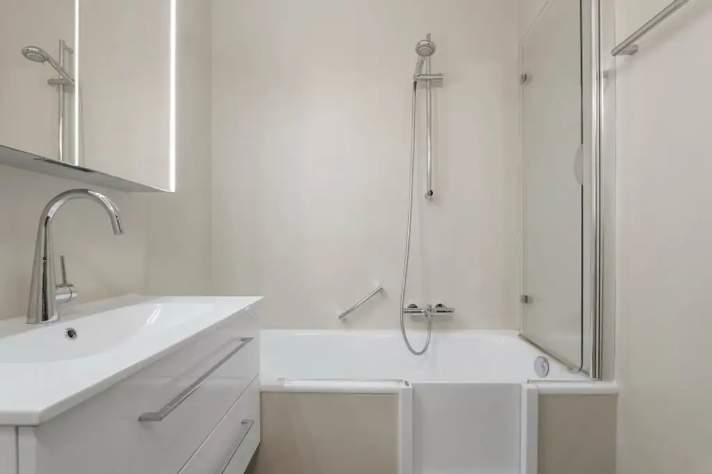Schöne große Wohnung in ruhiger Lage mit Nähe zum Bodensee