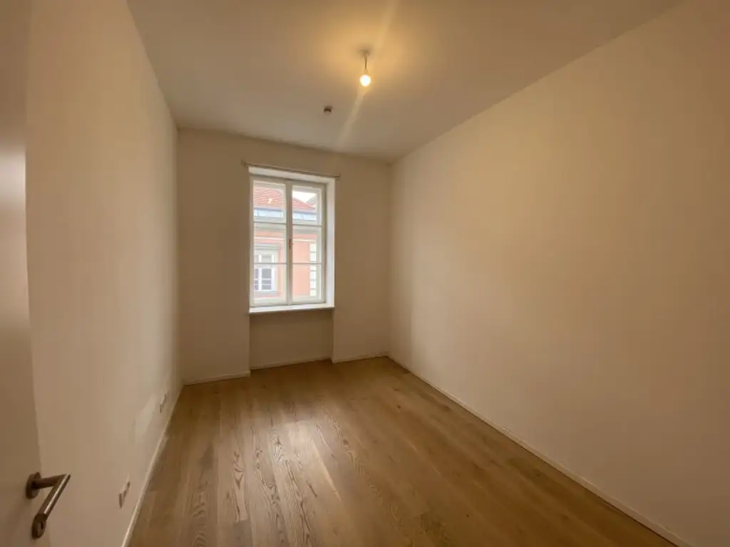 3-Zimmer-Wohnung am Hauptplatz Wr. Neustadt (Fußgängerzone)