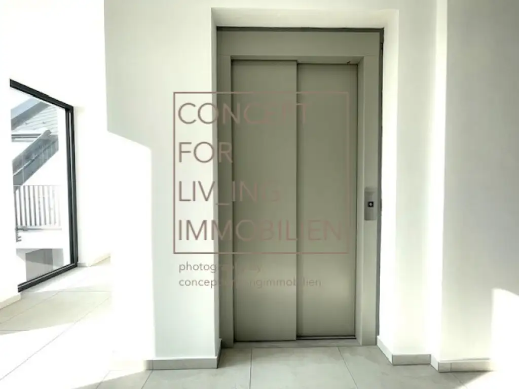 Exklusiv. Trendy. Coole Architektur. 63m2 Dach-Terrassen-Maisonette. Garage. Beziehbar: ab FJ/SO 2026. Erstbezug. Ideale Anlegerwohnung