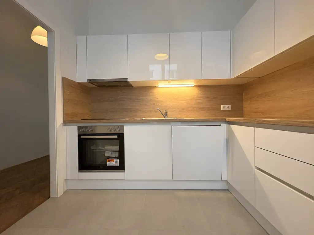 Charmante 2-Zimmer Altbauwohnung in ruhiger Innenhoflage