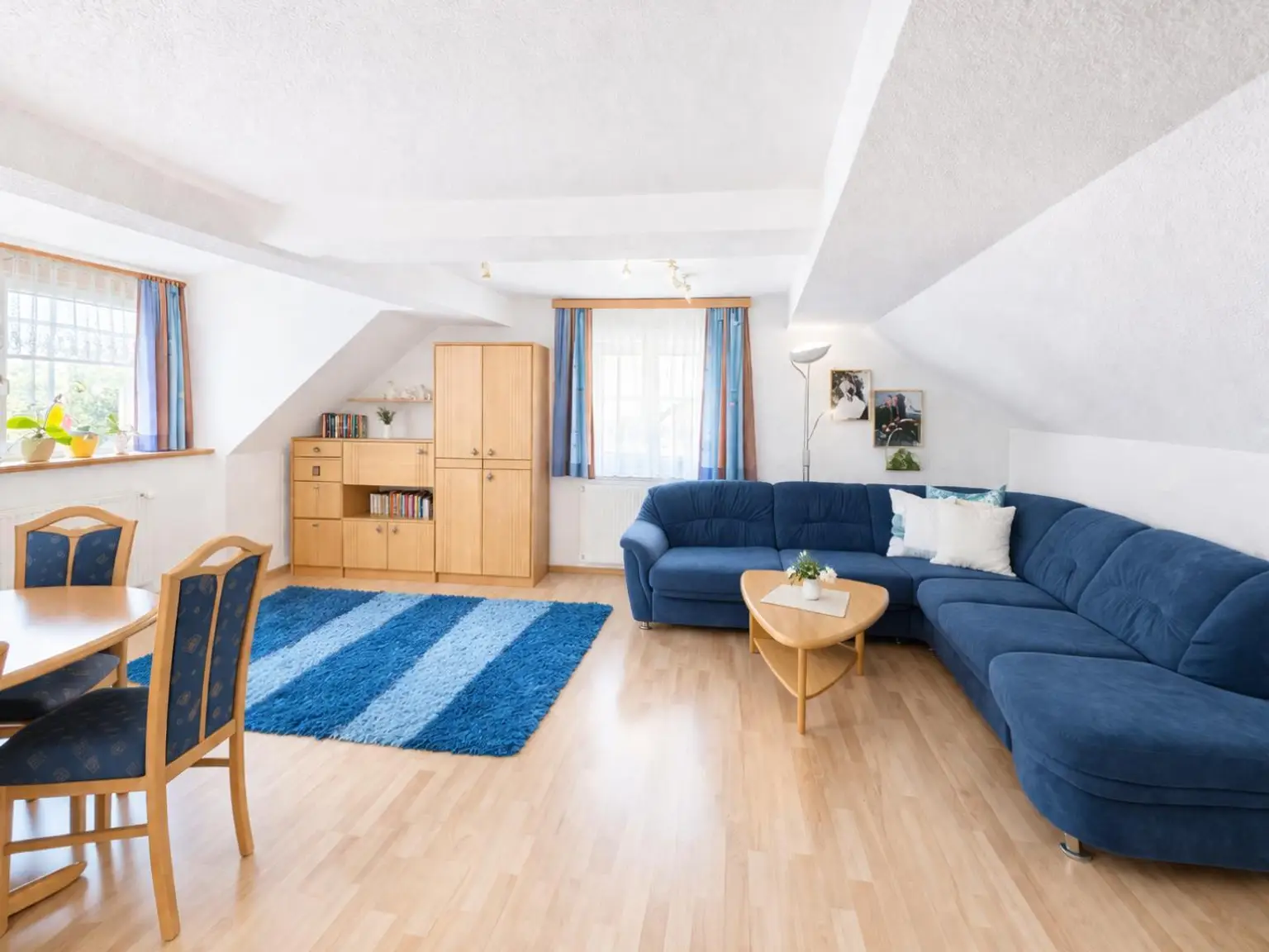 Haus- DG Wohnzimmer