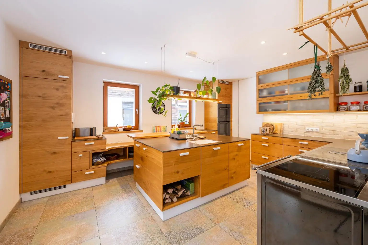 Küche mit Tischherd