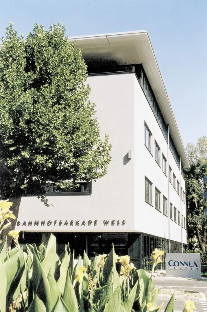 Front_BahnhofsARKADE