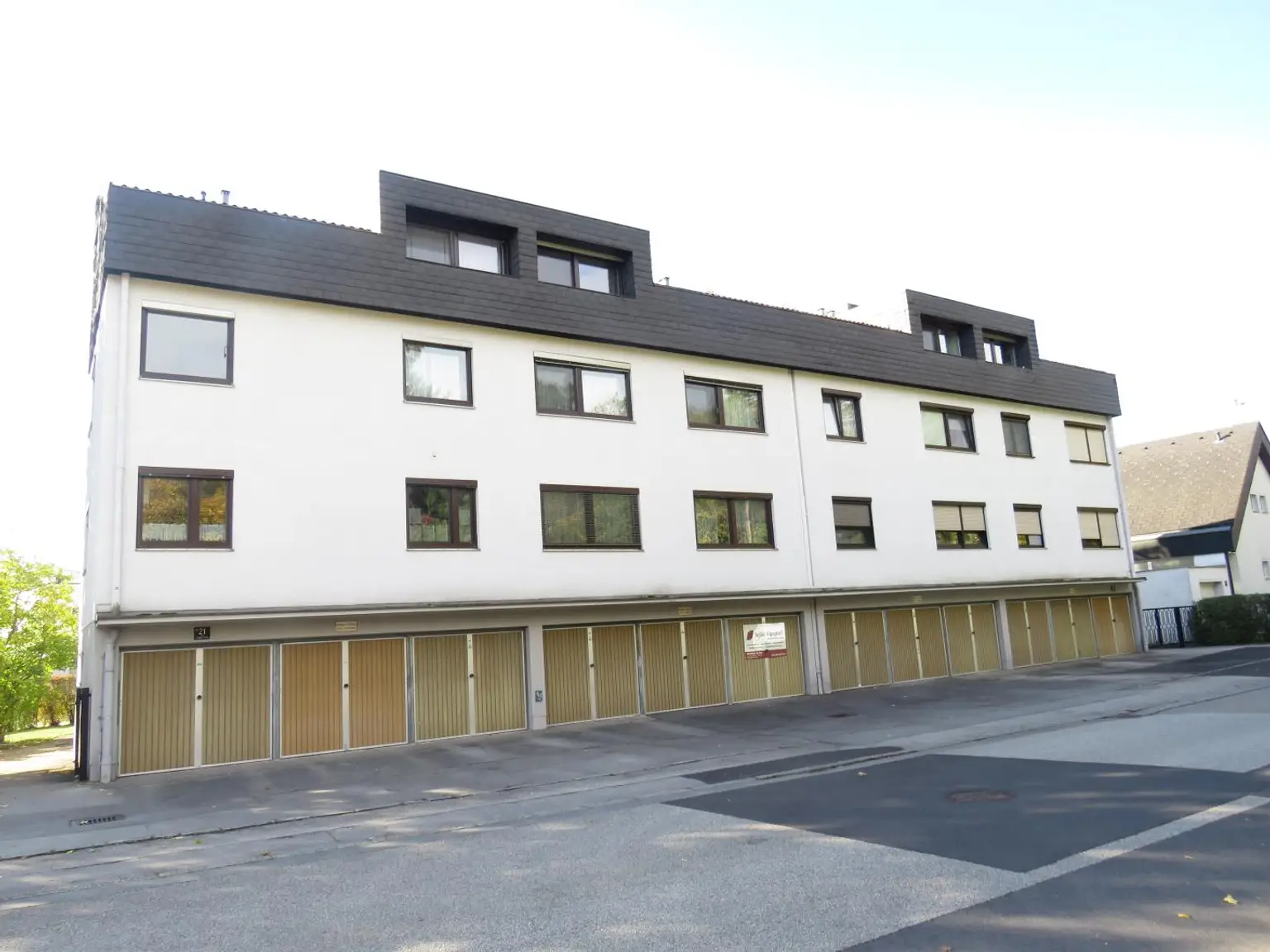 Großzügige 5 Zimmerwohnung inkl. Loggia und Garagenstellplatz