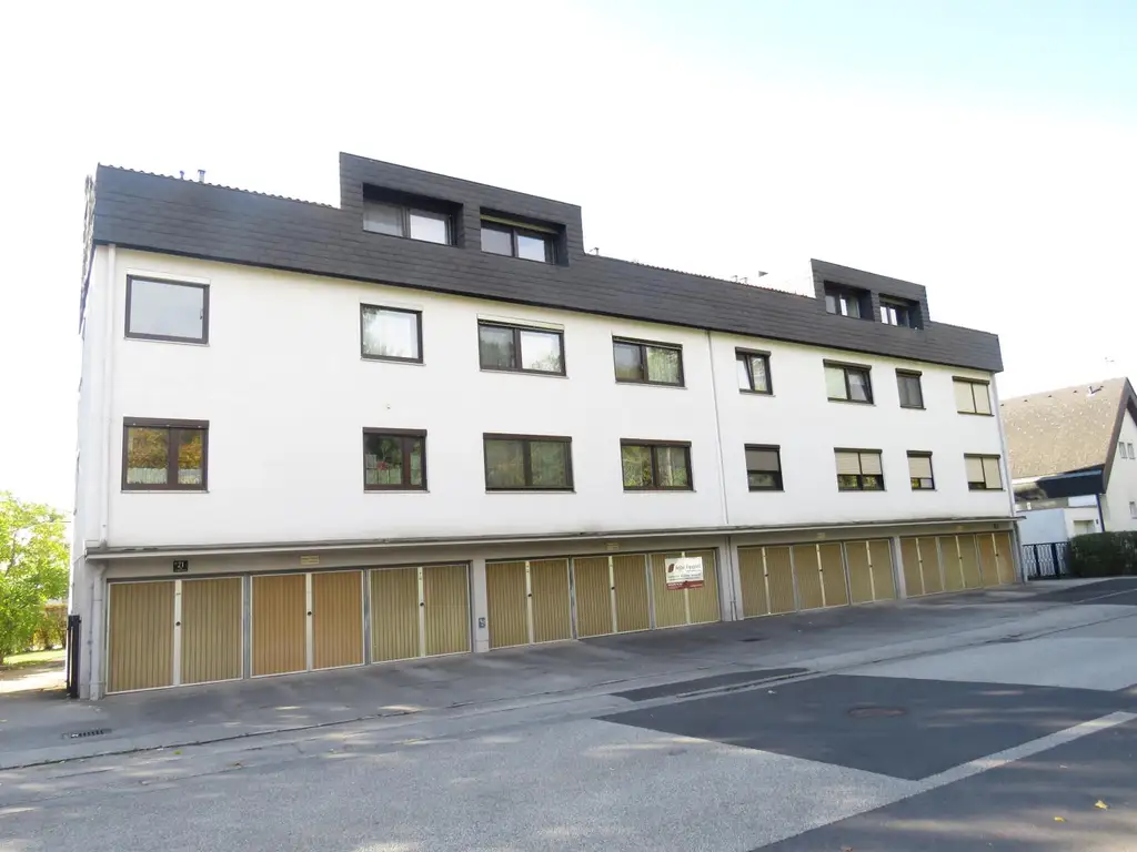 Großzügige 5 Zimmerwohnung inkl. Loggia und Garagenstellplatz