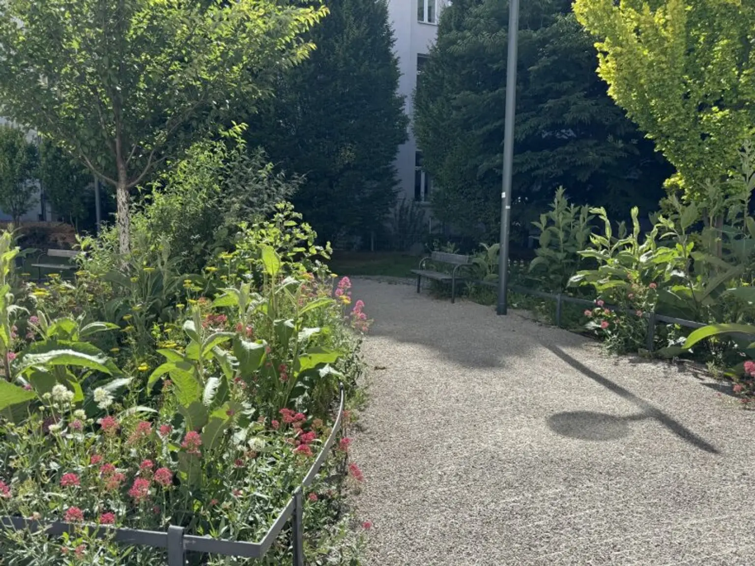 Citynah & modern: sanierte & helle 2-Zimmer-Wohnung in Bestlage zur Mariahilfer Straße