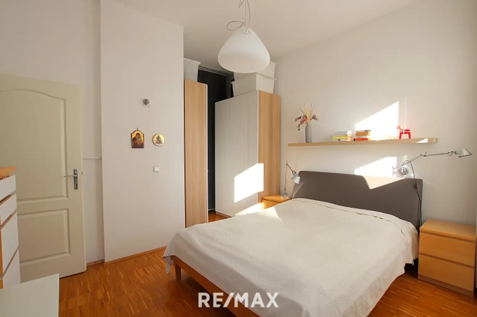 Wunderschöne Altbauwohnung - 2 Zimmer mit perfektem Grundriss, barrierefrei!