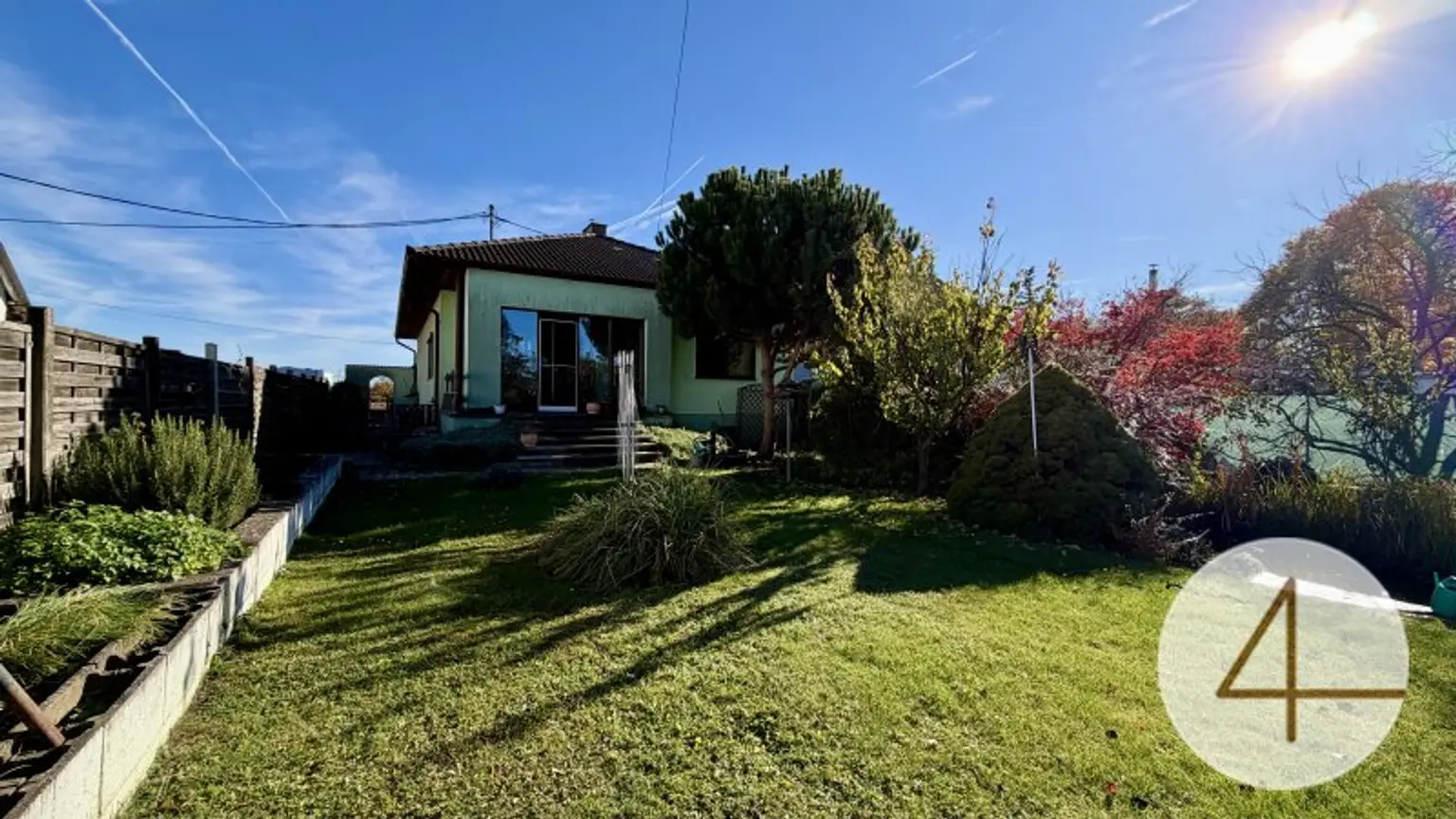 „Traumhaus mit Wintergarten Teich und Pool – Wohnen auf 727 m² in idyllischer Lage“