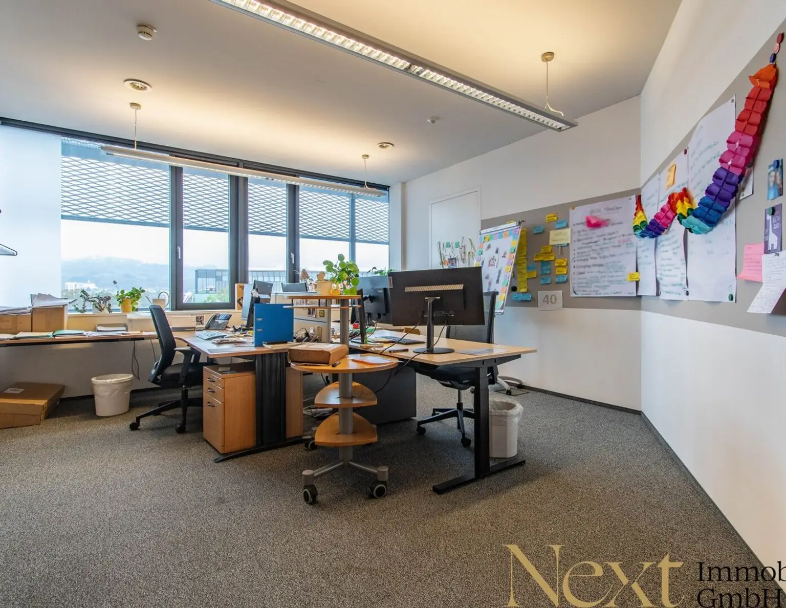 Großzügige Bürofläche mit Blick auf den Pöstlingberg im ETECH-Center Linz zu vermieten!
