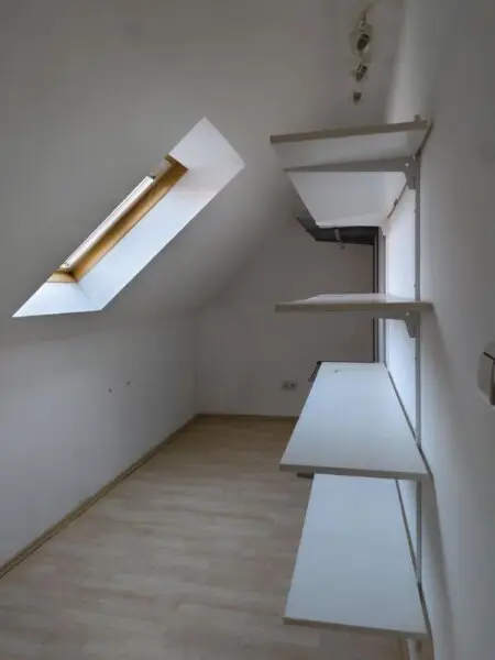 Modernes Wohnhaus  mit angrenzender Café-Bar und 2200m2 Grundstück
