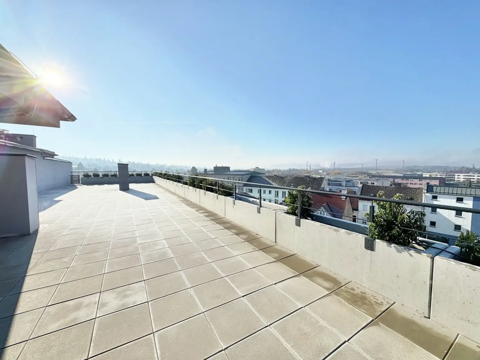 LOGGIATRAUM | OPTIMAL AUFGETEILTE, HELLE 2 ZIMMER | GARAGENPLATZ INKLUSIVE | TOPLAGE IN HOLLABRUNN