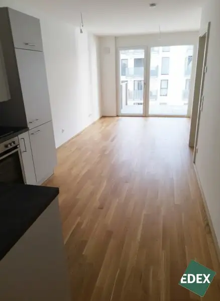 Perfekt für Singles & Paare: 2-Zimmer-Wohnung mit Balkon nahe U1 Rennbahnweg