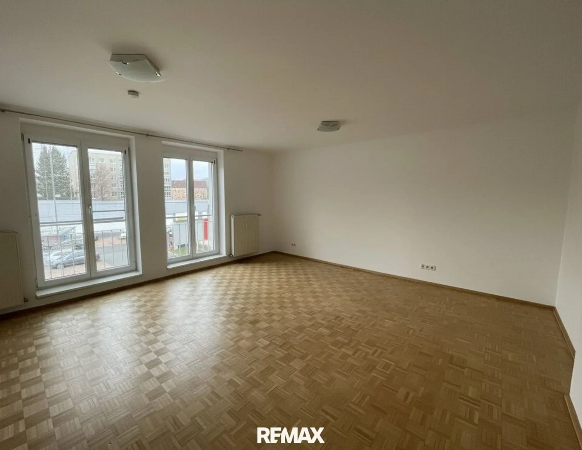 Neuer Preis: 4,5-Zimmer-Wohnung mit Loggia und Balkon in Zentraler Lage