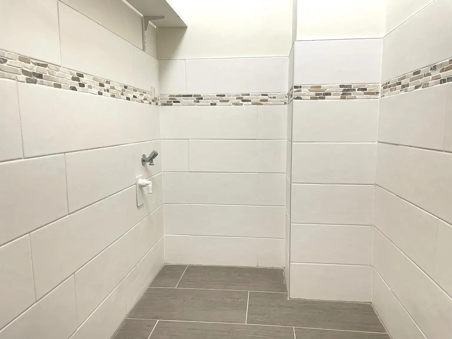 3-Zimmer-Loggia-Wohnung in U1-Nähe