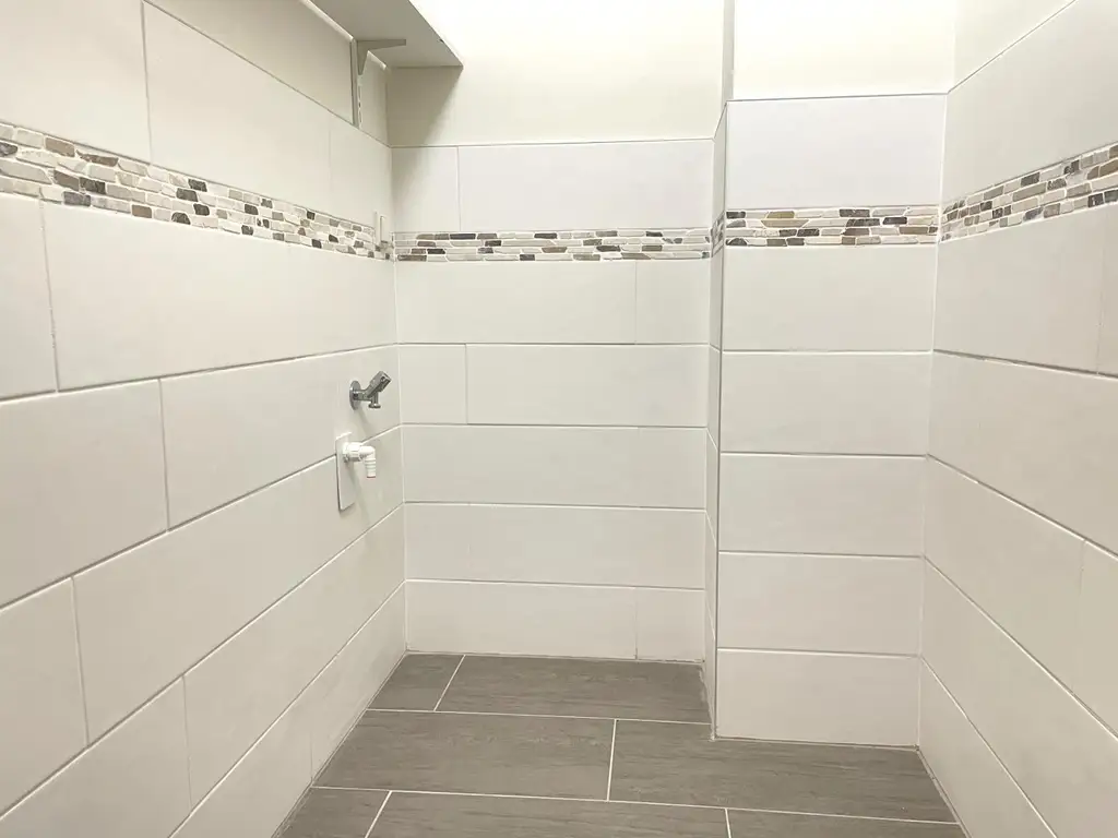 3-Zimmer-Loggia-Wohnung in U1-Nähe