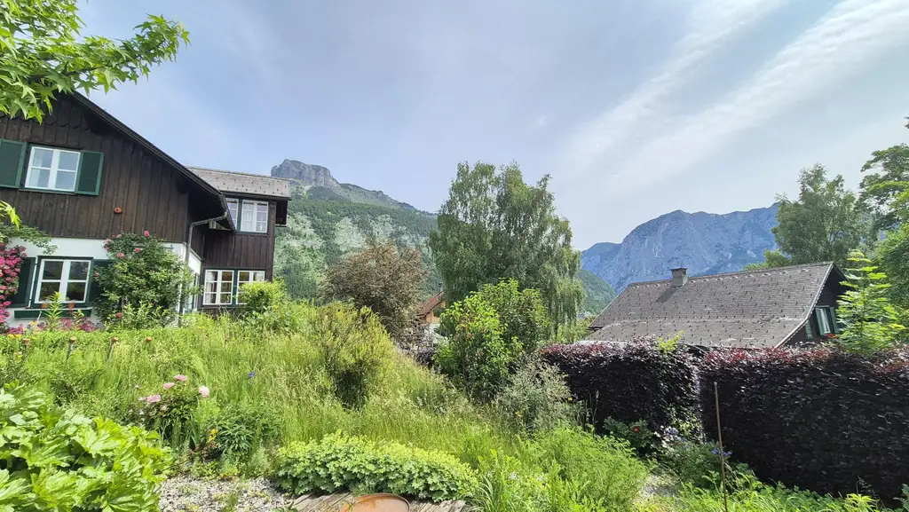 Altaussee: Haus mit Seeblick, Traumgarten, Carport