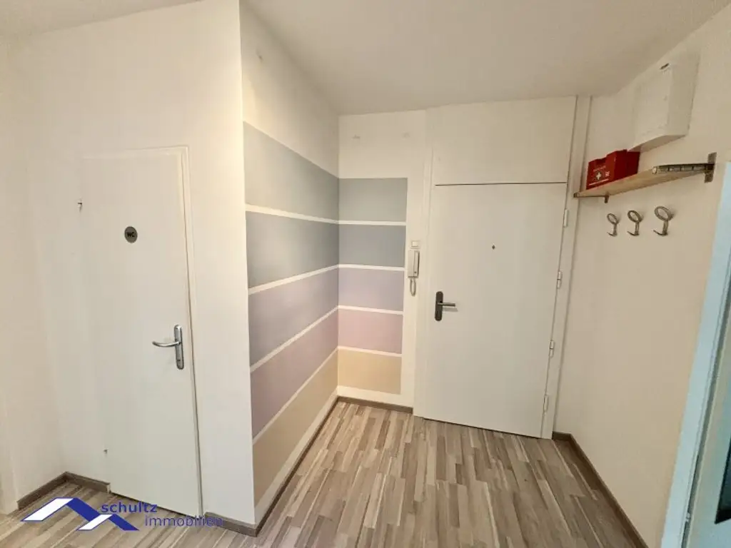 SCHULTZ IMMOBILIEN - Charmante 2-Zimmer-Wohnung in Baden! Ruhelage!  Balkon und Garage!