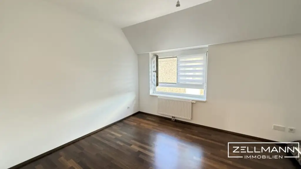 „Ein Ort zum Aufatmen – Lichtdurchflutete Dachterrassen-Maisonette mit Stil“ | ZELLMANN IMMOBILIEN