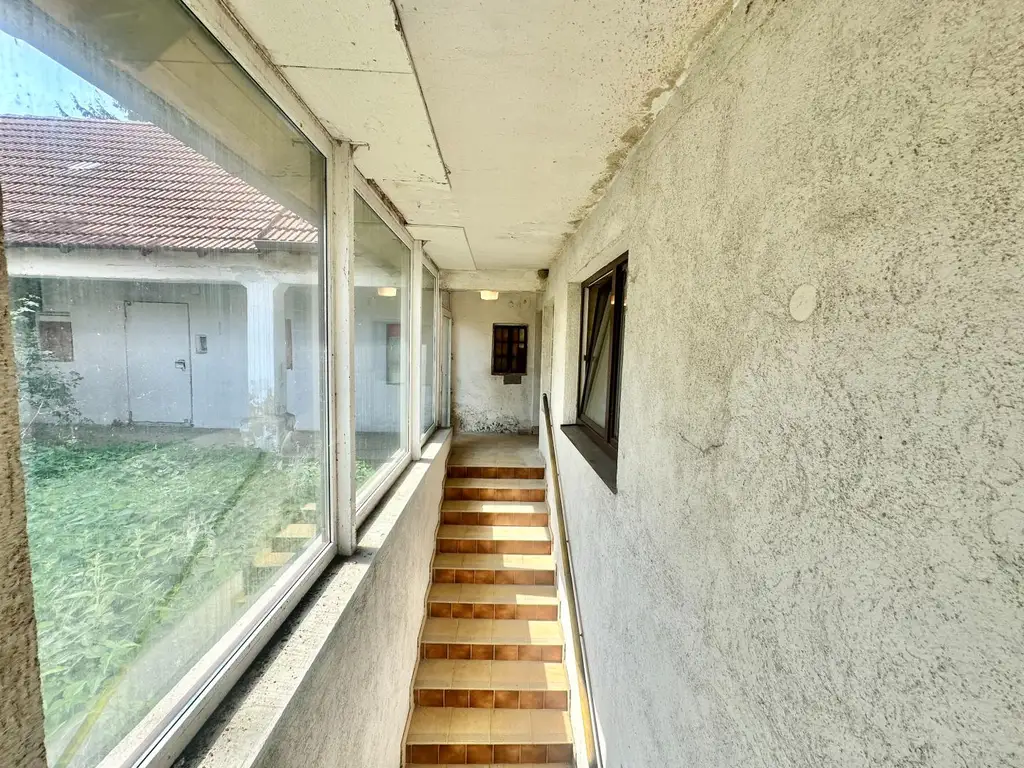 Ländliches Paradies - Sanierungsbedürftiges Landhaus auf großem Grundstück!